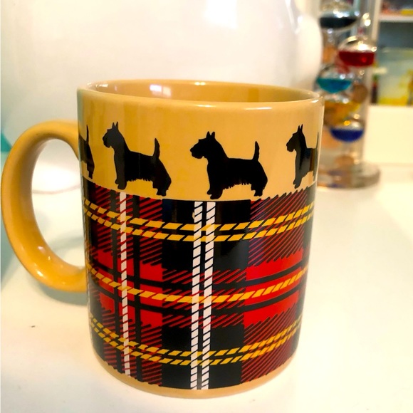 Two Scottie dogs with his tartan vintage Scottish mugs - Picture 2 of 5